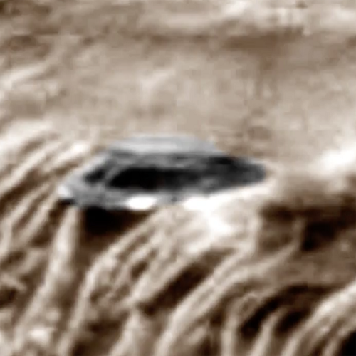"Летающая тарелка" на Марсе.
