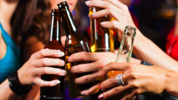 Ученые выяснили как алкоголь влияет на мозг