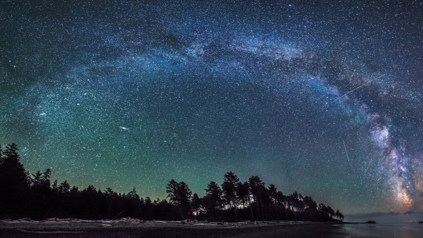 В глобальной паутине появилось самое огромное фото Млечного Пути