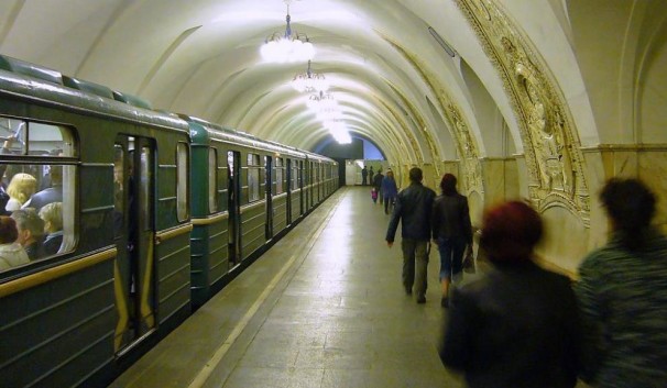 Сотовая связь может появиться в вагонах московского метро