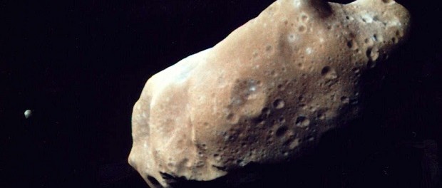 Астероид размером с небоскреб пролетел рядом с Землей