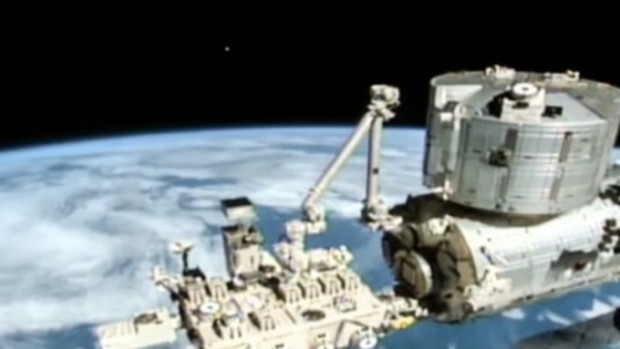 Камеры МКС засняли взлет с Земли НЛО