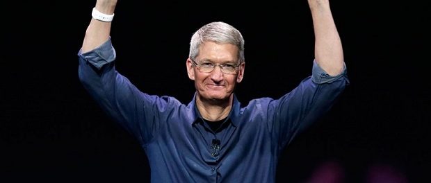 Тим Кук пообещал снизить цены на iPhone за пределами США