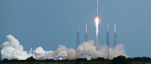 Старт ракеты Falcon 9 с тайским спутником Thaicom 8 отложен на сутки