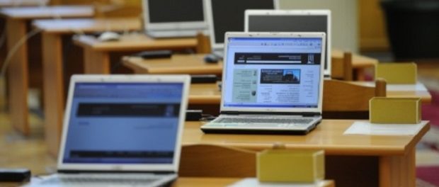 Ученые: Ноутбук увеличивает успеваемость школьников и студентов
