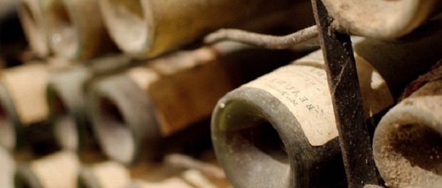 Французские ученые обнаружили в Греции следы древнего в мире вина
