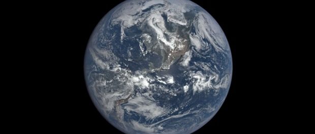Год на Земле с высоты не менее млн километров NASA