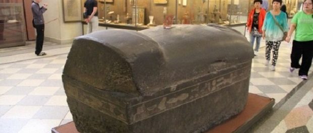 В Великом Новгороде найдены таинственные саркофаги