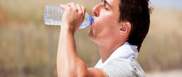 Ученые поведали, действительно ли людям нужно два литра воды