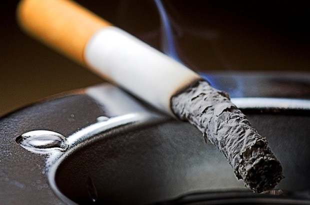 Ученые: Мужчины-трудоголики склонны к никотиновой зависимости