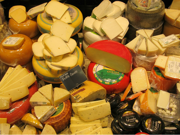 Специалисты: сыр с плесенью продлевает жизнь человека