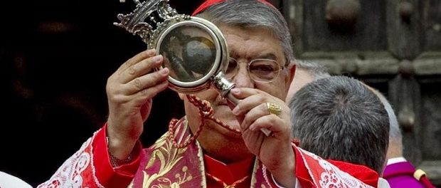 Кровь святого Януария не превратилась в жидкость. Католики уверены: Это знамение грядущей катастрофы