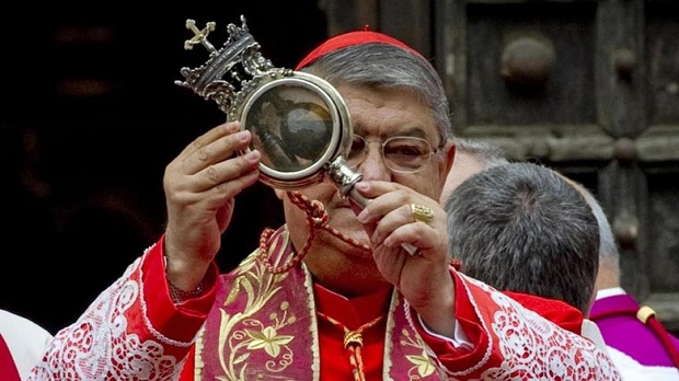 Кровь святого Януария не превратилась в жидкость. Католики уверены: Это знамение грядущей катастрофы
