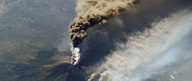 Ученые зафиксировали пробуждение вулкана, который мог уничтожить неандертальцев