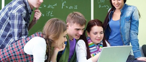 Интернет и ноутбуки снижают успеваемость студентов — Ученые