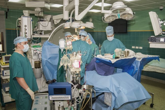 На Кубани врачи провели уникальную операцию одновременно на сердце и почке