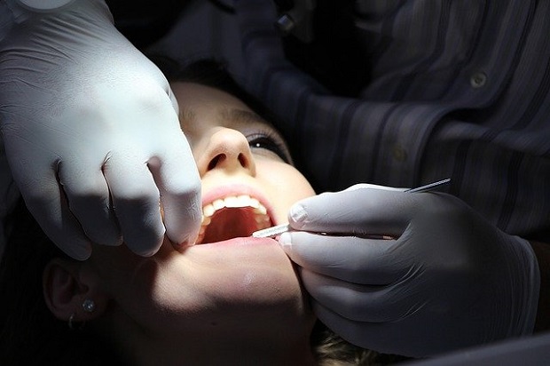Количество выпавших зубов определяет длительность жизни человека — Ученые