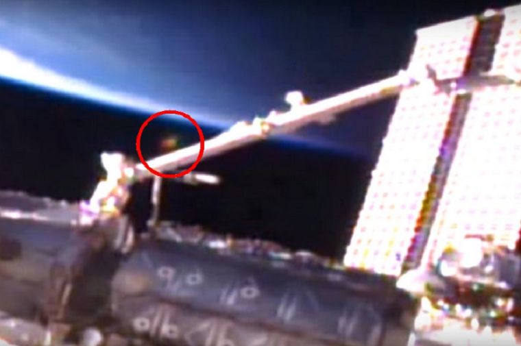 NASA ухудшило качество видео, когда рядом с МКС появился НЛО