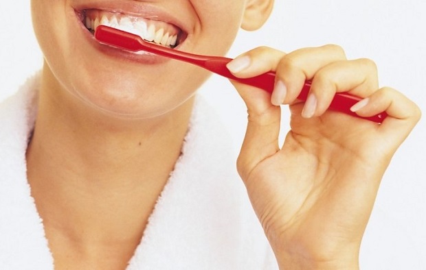 Чистка зубов может продлить жизнь на 6 лет — Ученые