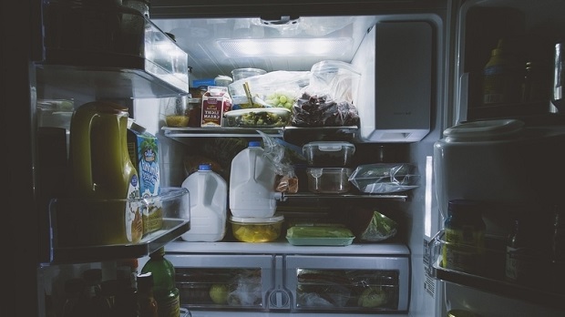 Установлено самое рискованное место в холодильнике