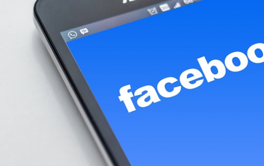 Социальная сеть Facebook тестирует путеводители внутри соцсети