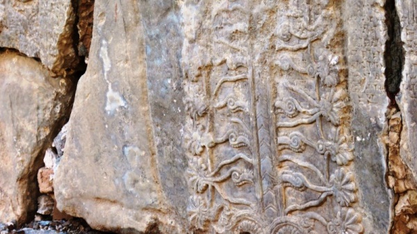 Археологи отыскали древнейшие статуи ассирийских крылатых быков в туннелях ИГ