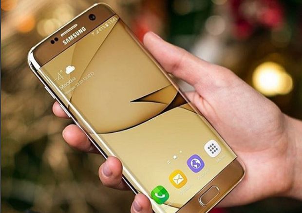 Самсунг удерживает поставки новых Galaxy S8