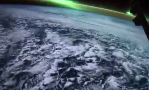 NASA опубликовало вид северного сияния из космоса