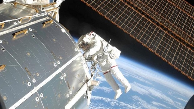 NASA будет транслировать выход в космос астронавтов из МКС