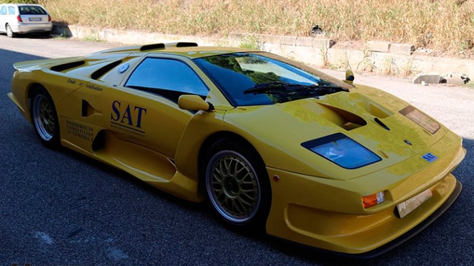 В глобальной паутине представили прототип экзотического Lamborghini Diablo GT1 Stradale