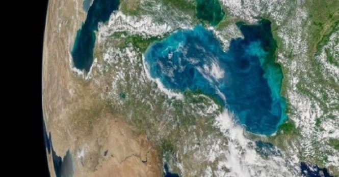 NASA показало Черное море во время цветения планктона