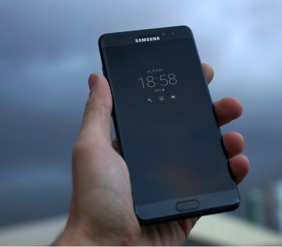 Новый флагман Самсунг Galaxy Note 8 покажут только осенью