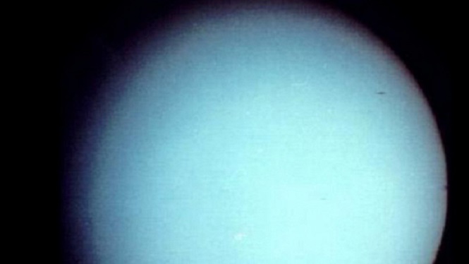 Магнитное поле Урана каждый день меняет полюса