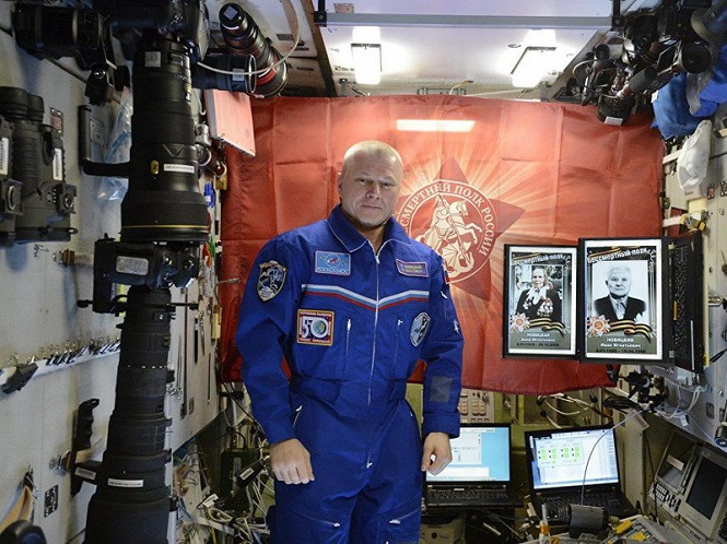 Русский космонавт на МКС установил себе зубную пломбу — Просто космос