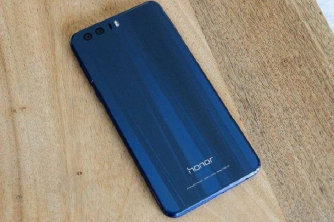 Huawei представила смартфон Honor 9 с двойной камерой и флагманскими характеристиками