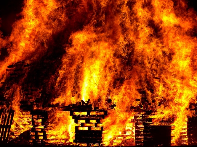 Число погибших пожара в доме престарелых в Красноярске выросло