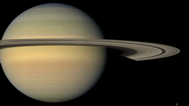 Cassini запечатлел немалый вихрь в северной части Сатурна