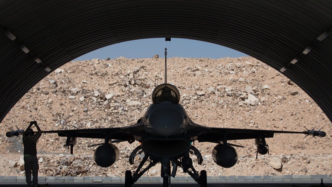 США направляют в Южную Корею эскадрилью из 12 F-16