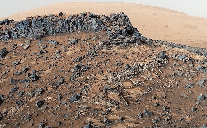 Уфологи на Марсе обнаружили загадочный бункер инопланетных существ
