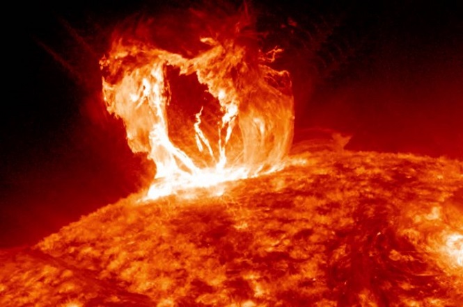 Ученые узнали о солнечной супервспышке, способной «сдуть» озоновый слой Земли