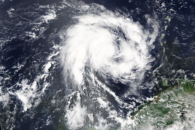 На английские острова обвалился тропический шторм «Офелия»