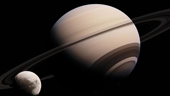 Неизвестные вещества нашел в атмосфере Сатурна аппарат «Кассини»