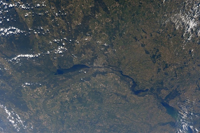 В NASA показали фотографии украинской столицы из космоса