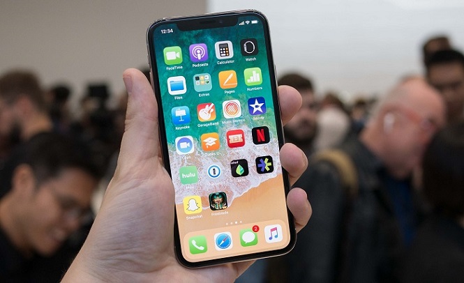 Владельцы нового iPhone X назвали основные недочеты телефона