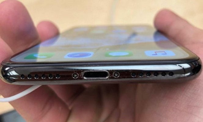 Юзеры iPhone X пожаловались на облезающую краску