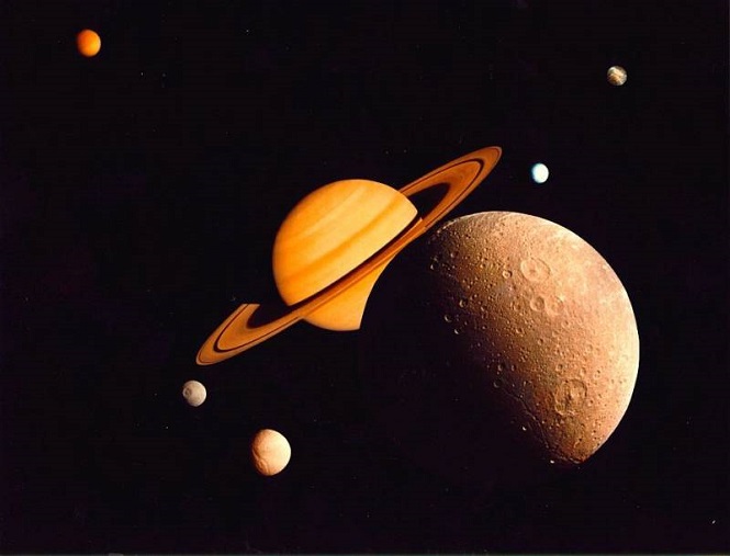 На спутнике Сатурна Энцеладе все есть условия для существования жизни