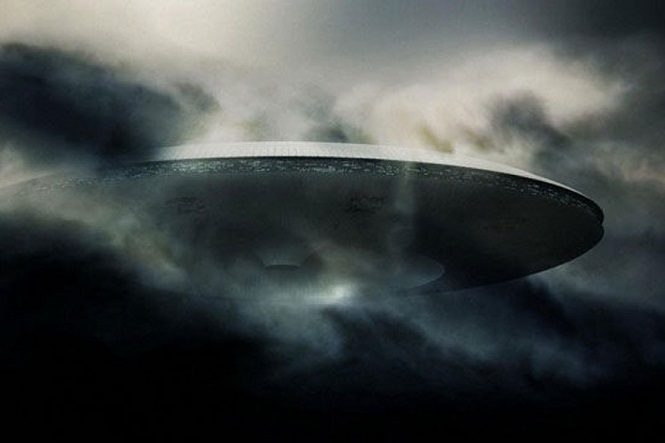 Уфологи: В атмосферу Земли вошел огромный корабль пришельцев