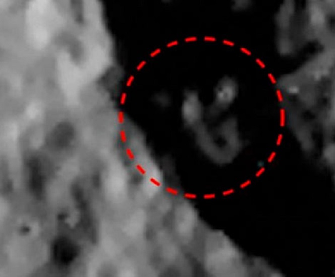 В кратере Меркурия найдена фигура молящегося пришельца