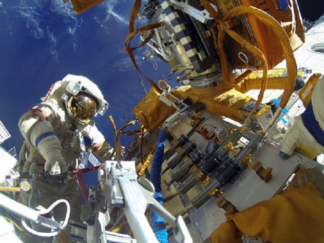 Русские космонавты поставят на МКС наностекла
