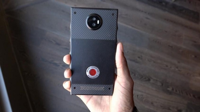 Голографический смартфон Red Hydrogen One: новые детали